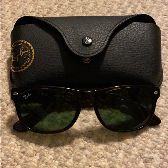 Wayfarer Ray Ban Sunglasses - Picture 1 of 7